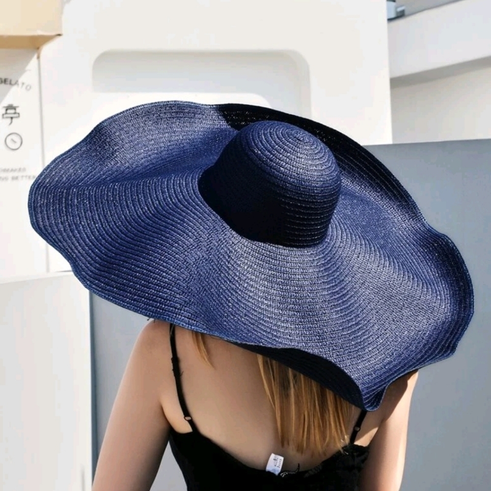 Huge Straw summer sun Hat - Picture 2 of 11